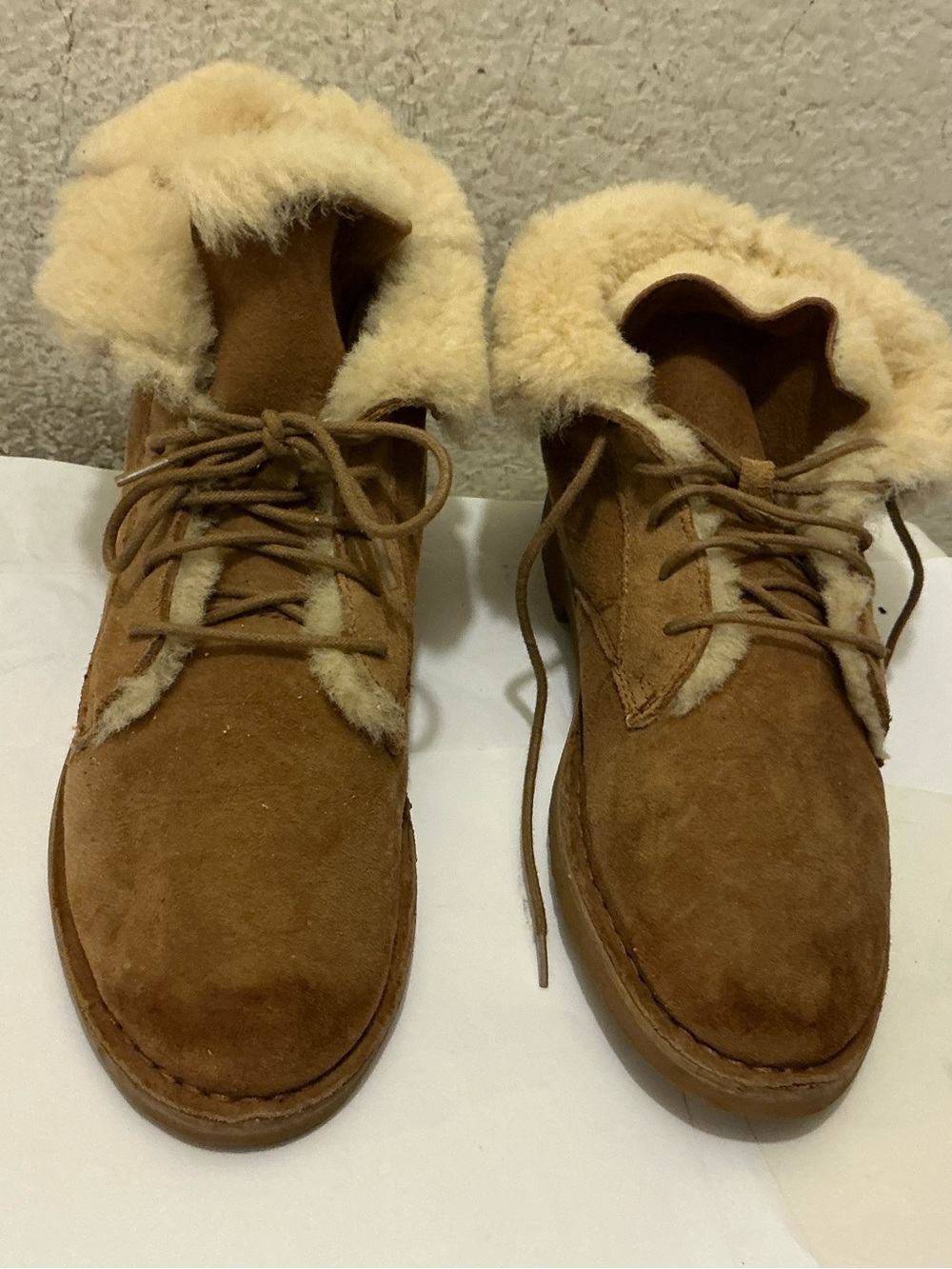 UGG Cream  Quincy Sheepskin Lace Up Bootie 1012359 size 8